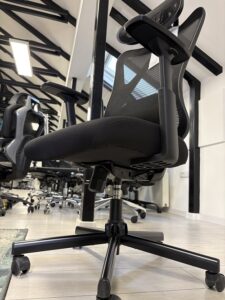 Podesite svoju stolicu: Sinhro mehanizmi i široka paleta boja